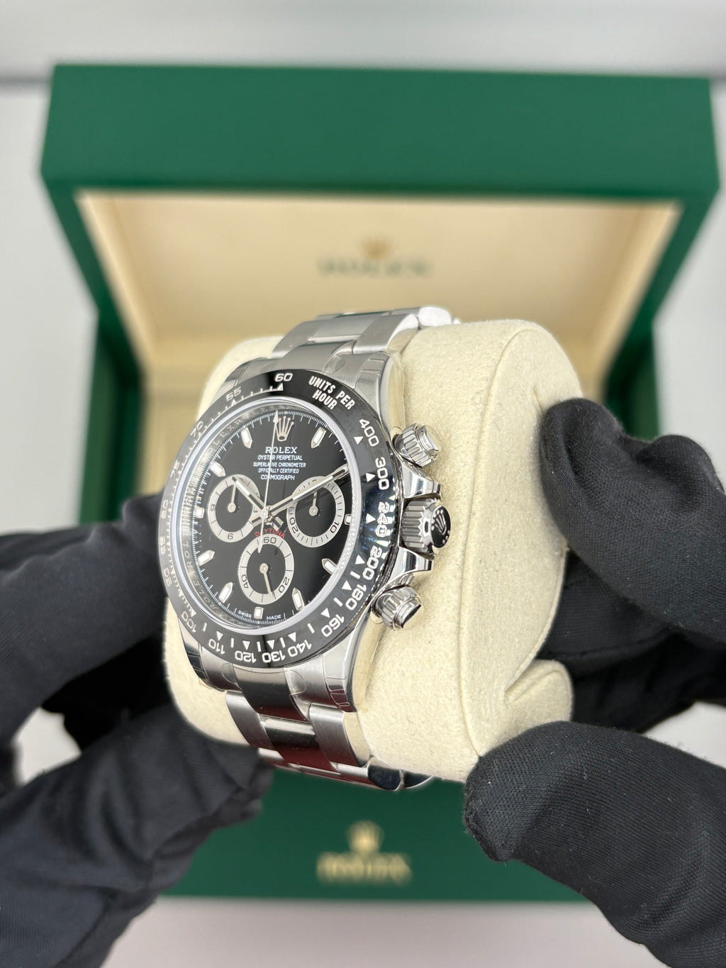 Rolex Daytona unworn “Stickered”