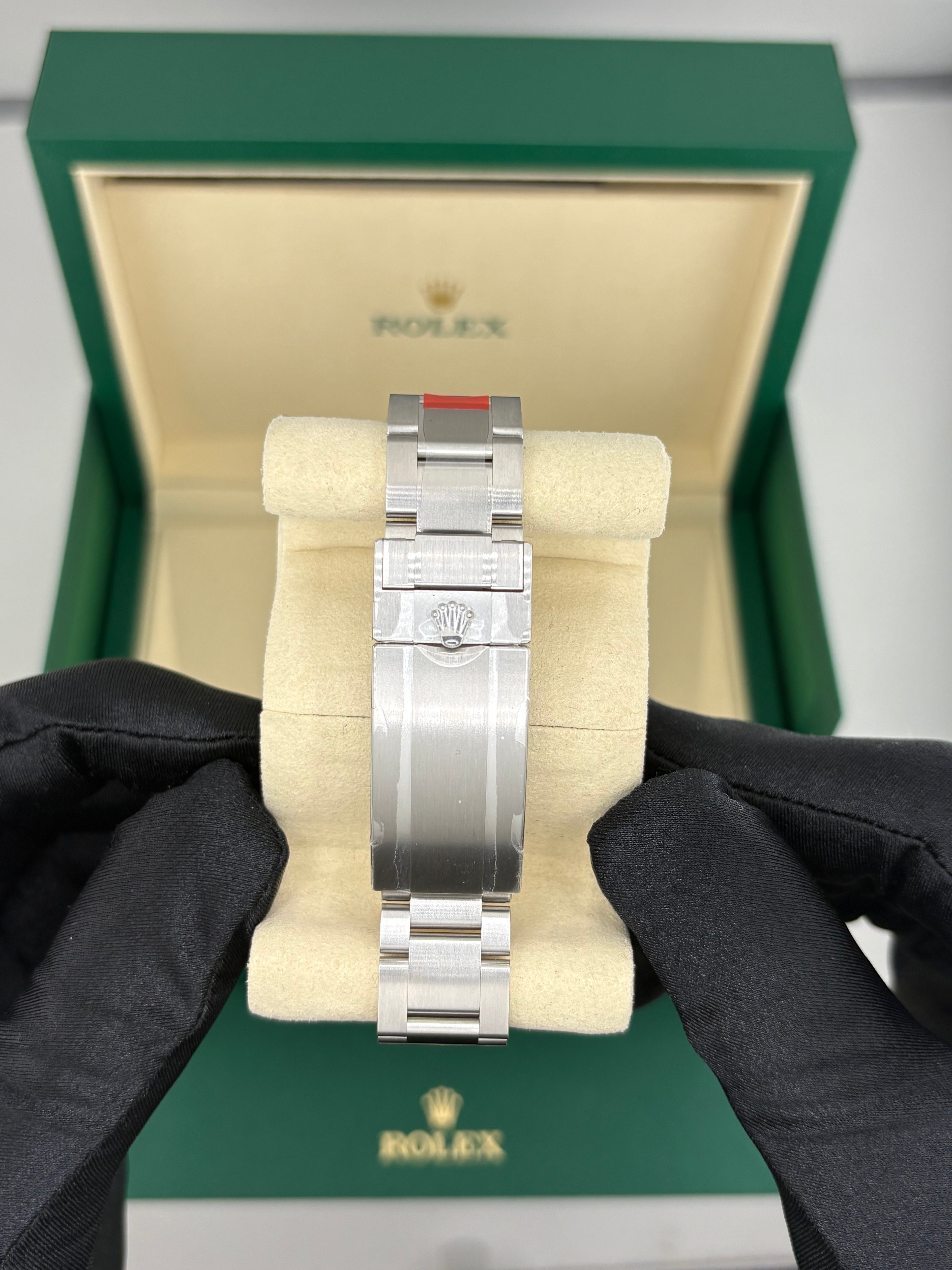 Rolex submariner “date”